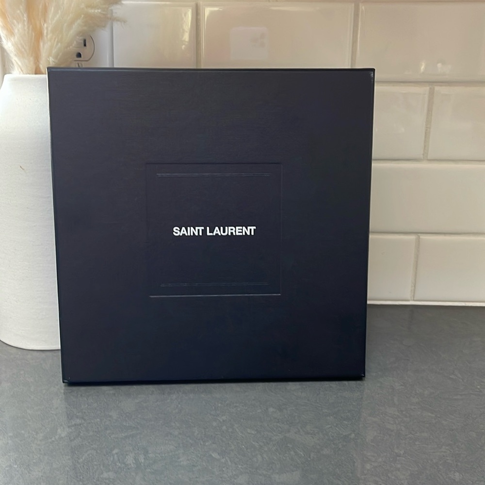 Saint Laurent Box (bag size)